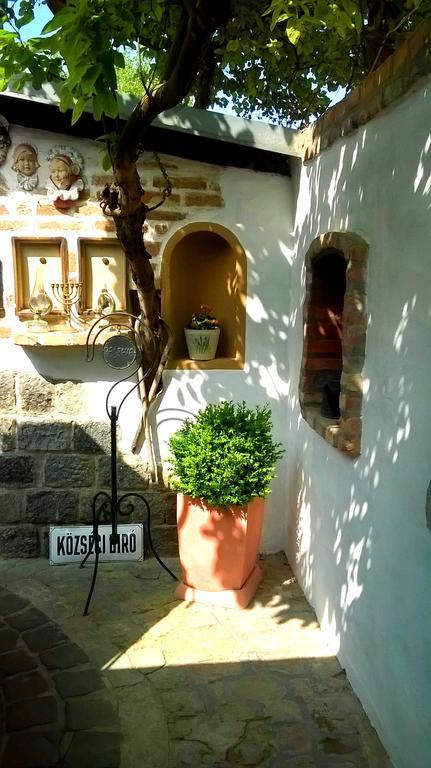 Penzion A Restauracia Toldi Galanta Exterior photo